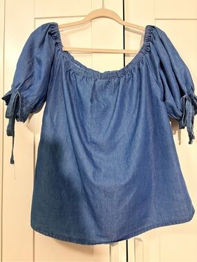 Alex & Parker Denim Blue Off-Shoulder Puff Sleeve Top medium